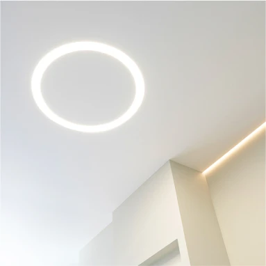 Пример световых линий flexy на натяжном потолке 4107